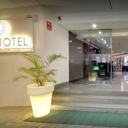 K10 Hotel Вадодара Екстер'єр фото