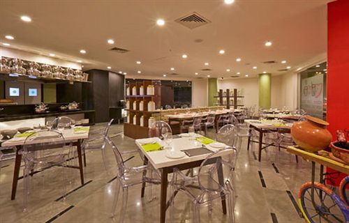K10 Hotel Вадодара Екстер'єр фото
