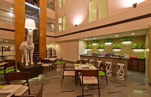 K10 Hotel Вадодара Екстер'єр фото