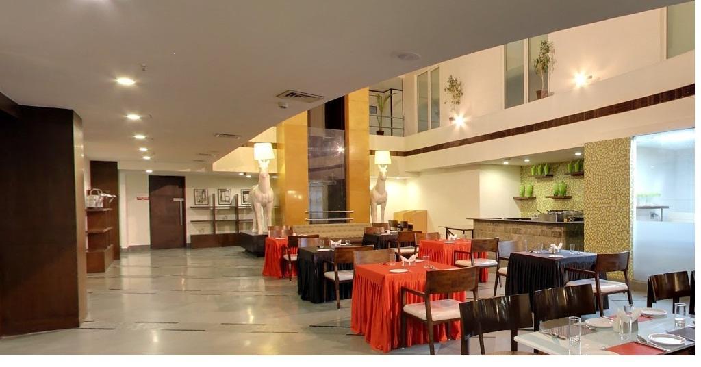 K10 Hotel Вадодара Екстер'єр фото