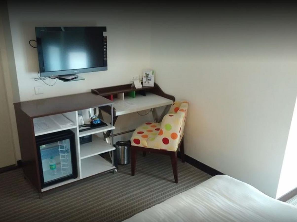 K10 Hotel Вадодара Екстер'єр фото